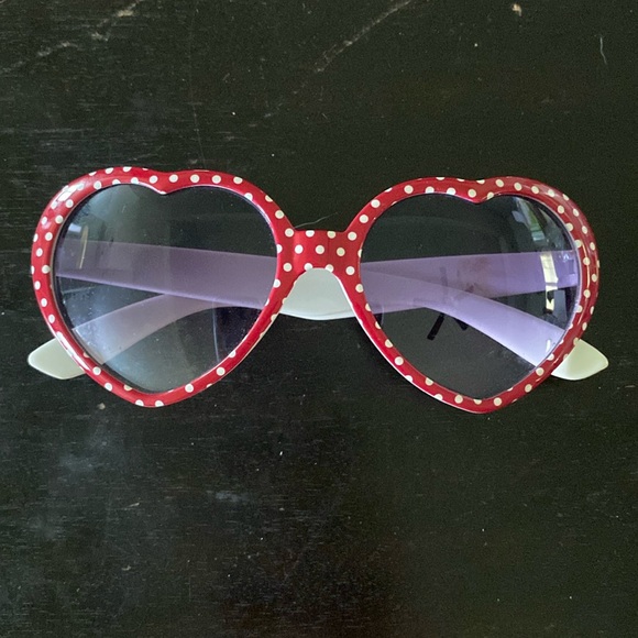 🔥SUMMER HEART SUNGLASSES🔥 - Picture 1 of 3